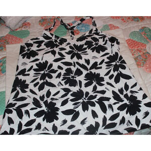 ISLAND ESCAPE WOMANS SWIM SUIT TOP-SIZE 6